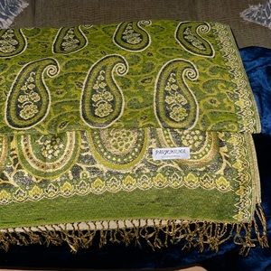 Pashmina Olive Green and Gold Wrap/Scarf 🌷🌷